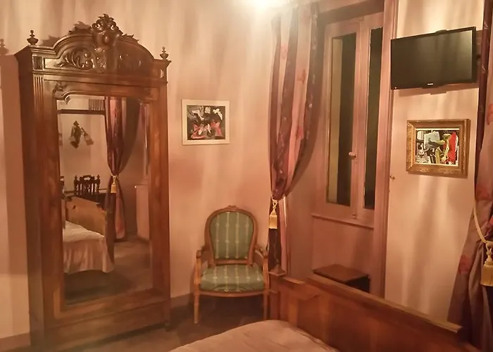 Chambres D'hotes Chateau De Serans - Atelier Balias Bed & Breakfast